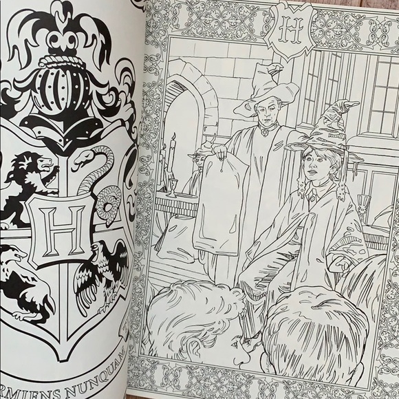 Harry Potter Colouring Book - Picture 2 of 4